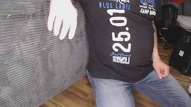 Amateur Tom online show from September 10, 2025, 9:03 pm