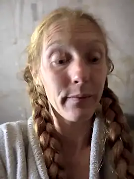 GoldenFlameGoddess online show from November 9, 2025, 2:48 am