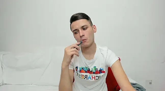 andboyfor6 online show from December 11, 2024, 2:09 am