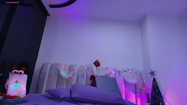  sex mia online show from December 19, 2025, 7:16 pm