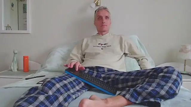 StrongBill online show from September 20, 2025, 5:45 am