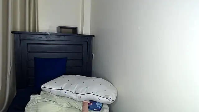 NIKKIE LOVE online show from February 8, 2026, 9:29 am