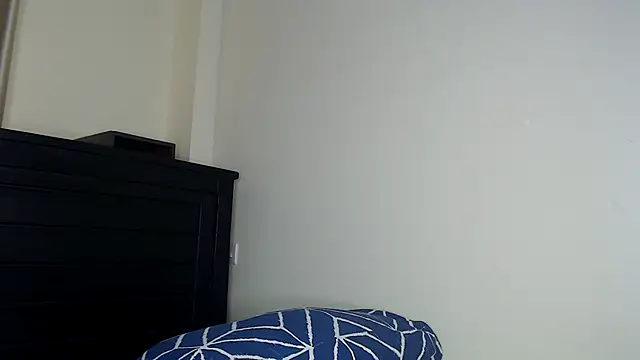 NIKKIE LOVE online show from March 30, 2026, 7:32 am