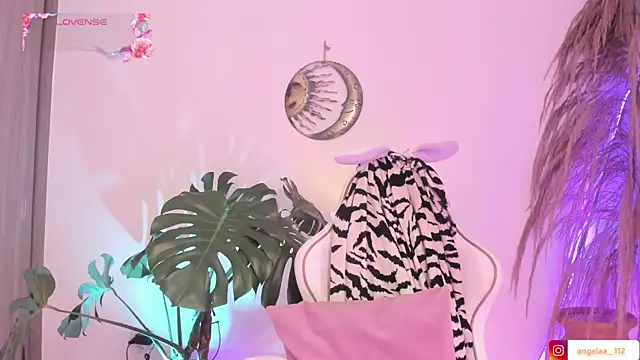 Anngel 1 online show from November 16, 2025, 4:12 pm