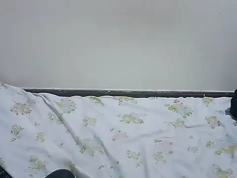 prettybeee online show from February 26, 2026, 11:38 pm