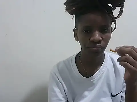 prettybeee online show from February 5, 2026, 11:55 pm