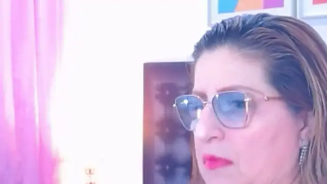 sandra 20 online show from November 15, 2025, 10:52 am