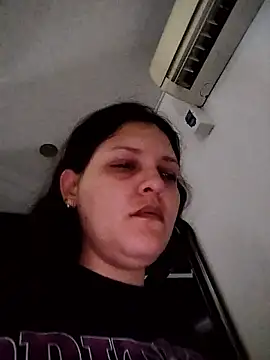 Mia Hampton online show from October 3, 2025, 3:02 pm