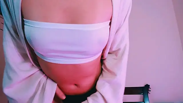 Cosmo Riri online show from March 9, 2026, 5:33 am