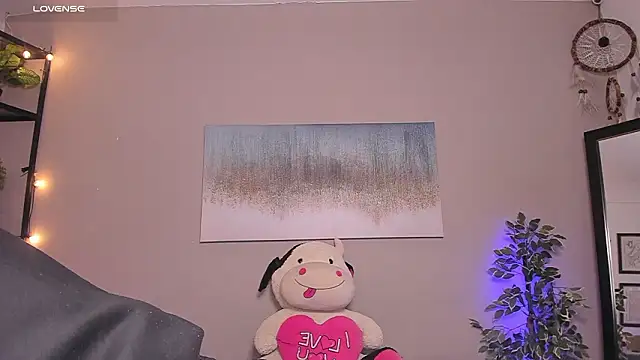 Snapshot of Briana_Wells_ chatting on February 17, 2026, 12:46 pm Briana Wells online show from February 17, 2026, 12:46 pm