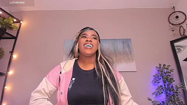 Snapshot of Briana_Wells_ chatting on February 14, 2026, 12:38 pm Briana Wells online show from February 14, 2026, 12:38 pm