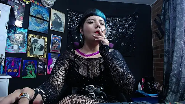 Yourmadame P online show from February 11, 2025, 5:50 pm