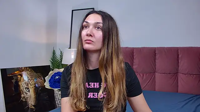 NicolLopeze online show from March 5, 2025, 7:05 am