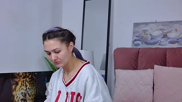 NicolLopeze online show from February 26, 2025, 7:23 am