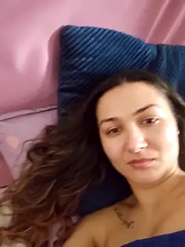 NicolLopeze online show from March 11, 2025, 9:02 am