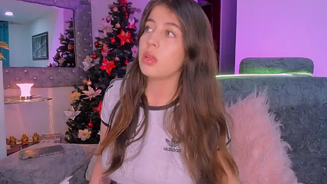 zoe kittylove online show from November 19, 2025, 5:29 am