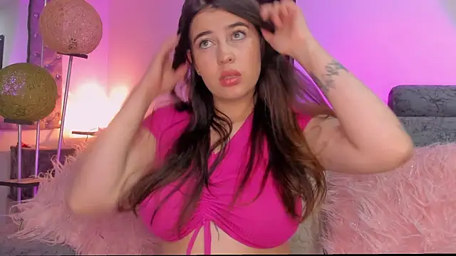 zoe kittylove online show from January 14, 2026, 5:44 am