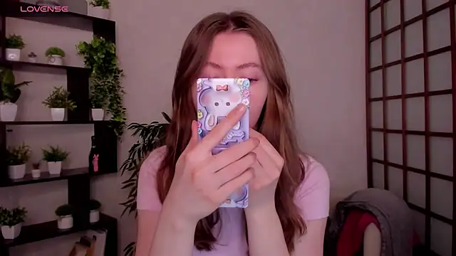 KateCuddle online show from March 11, 2026, 2:38 am