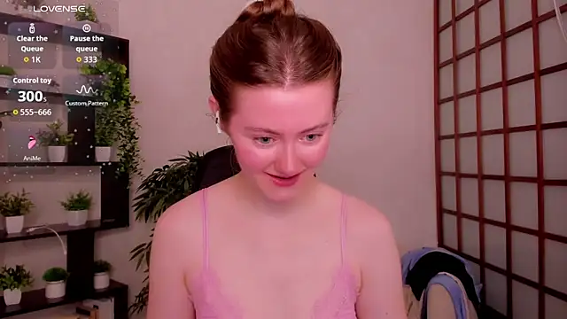 Snapshot of KateCuddle chatting on June 16, 2026, 2:22 am KateCuddle online show from June 16, 2026, 2:22 am