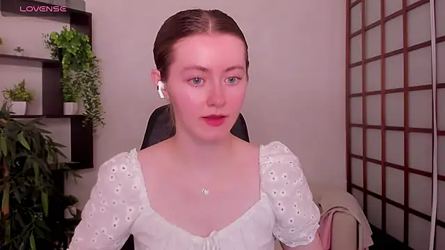 KateCuddle online show from July 2, 2026, 2:45 am