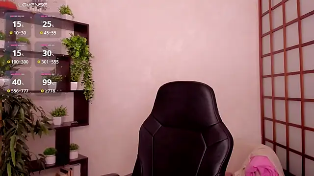KateCuddle online show from June 23, 2026, 2:20 am