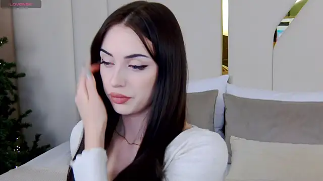 Betty Bridge online show from December 3, 2025, 5:52 am