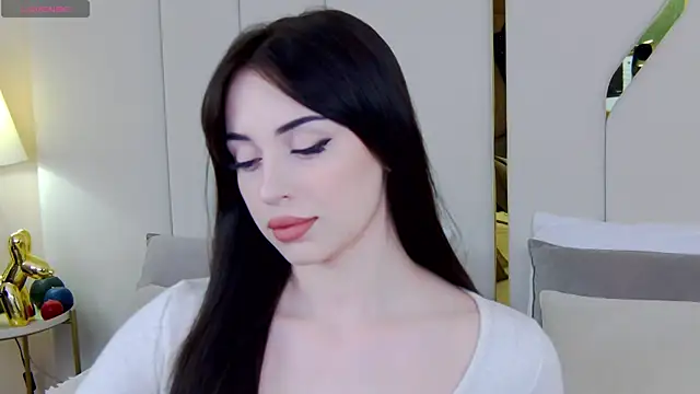 Betty Bridge online show from November 11, 2025, 5:35 am