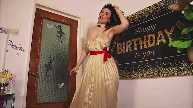 Misslullu online show from May 15, 2026, 1:20 pm