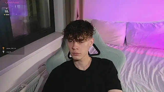 Snapshot of cute_thomas chatting on June 3, 2026, 7:40 pm cute thomas online show from June 3, 2026, 7:40 pm