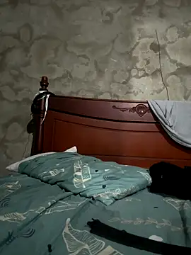 Snapshot of suarezz chatting on October 7, 2025, 2:34 am suarezz online show from October 7, 2025, 2:34 am