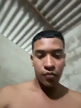 Snapshot of suarezz chatting on October 28, 2025, 12:55 am suarezz online show from October 28, 2025, 12:55 am