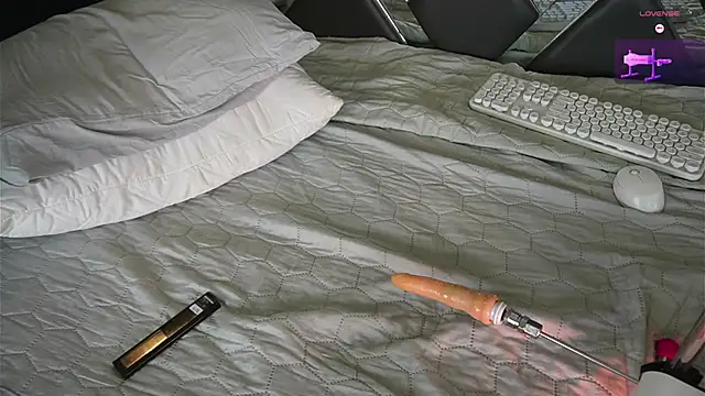 charlotte 01 online show from February 24, 2025, 5:33 am