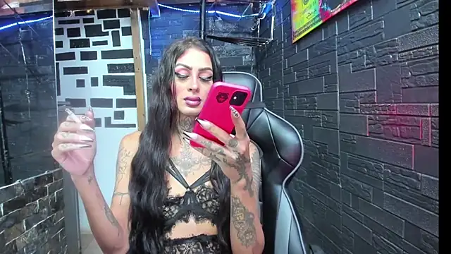 kissingdevil online show from November 14, 2025, 7:50 pm