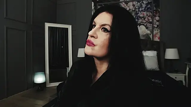 DomMelissaW online show from November 13, 2025, 10:02 pm