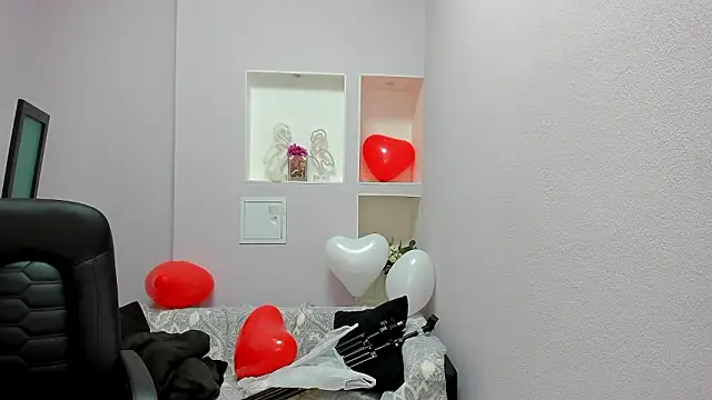 Persephoni online show from February 15, 2026, 11:20 am