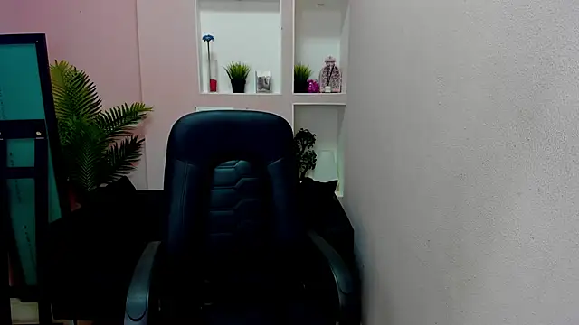 Persephoni online show from November 13, 2025, 10:41 am