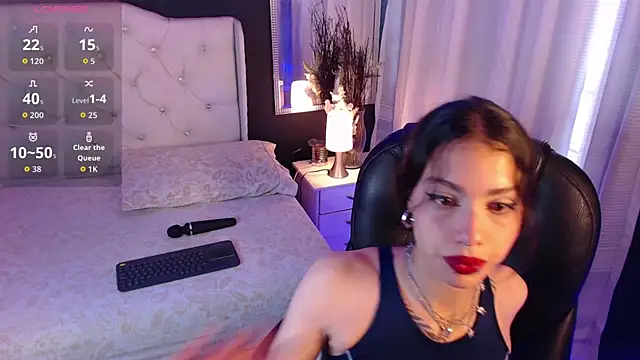 LiaVillalobos online show from October 22, 2025, 2:05 pm