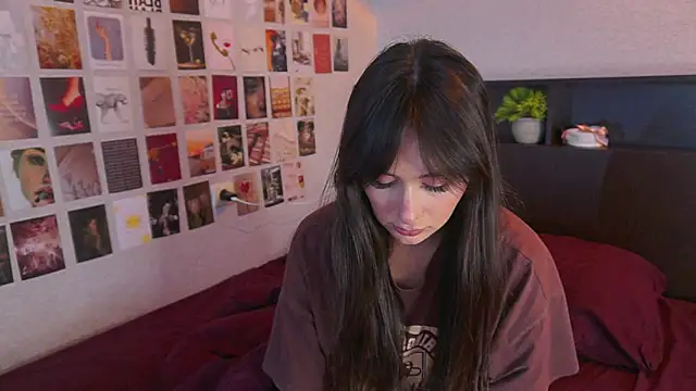 itssophiie online show from September 10, 2025, 12:04 pm