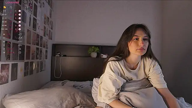 itssophiie online show from October 9, 2025, 6:41 pm