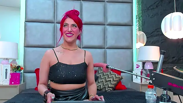 AllissaBrowm online show from November 5, 2025, 5:38 pm