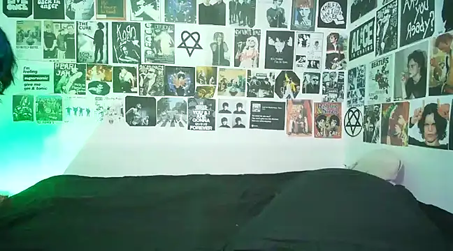 Snapshot of BonnieStardust chatting on January 4, 2025, 12:48 am BonnieStardust online show from January 4, 2025, 12:48 am