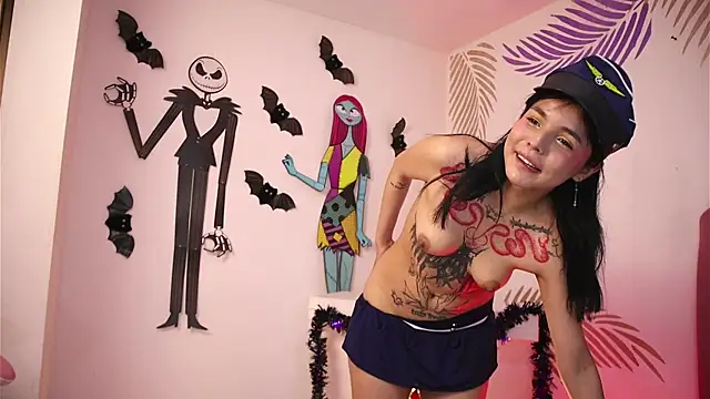 dianebleu online show from October 21, 2025, 4:01 am