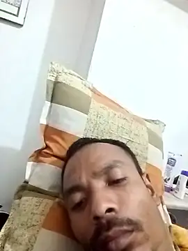 Snapshot of Lent_Medium chatting on April 14, 2026, 6:57 pm Lent Medium online show from April 14, 2026, 6:57 pm