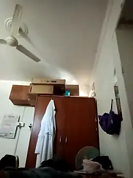 Snapshot of Lent_Medium chatting on April 10, 2026, 6:20 am Lent Medium online show from April 10, 2026, 6:20 am