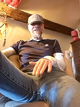 eddouxxx78 online show from April 26, 2026, 6:54 am