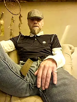 eddouxxx78 online show from February 7, 2026, 5:32 pm