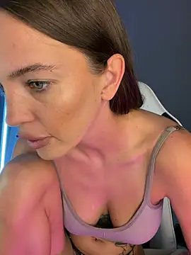 Snapshot of julia_fly chatting on June 28, 2026, 9:15 am julia fly online show from June 28, 2026, 9:15 am