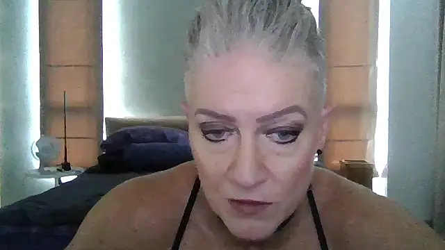 Devon2020 online show from November 10, 2025, 6:18 am