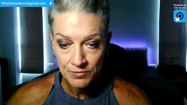 Snapshot of Devon2020 chatting on July 4, 2026, 9:59 am Devon2020 online show from July 4, 2026, 9:59 am