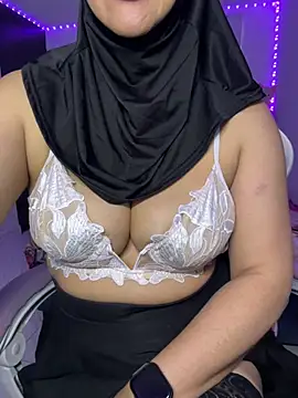Snapshot of Jameela chatting on July 5, 2026, 9:10 pm Jameela online show from July 5, 2026, 9:10 pm